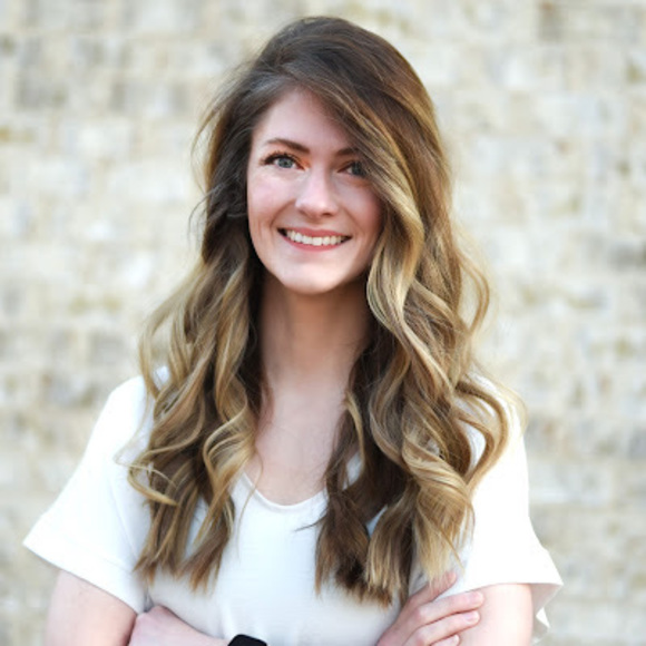 Meet your Posher, Alix - Picture 2 of 2